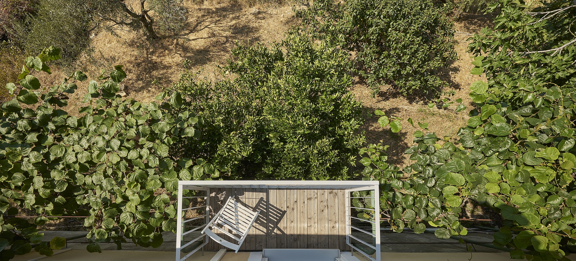  Crafted Renovation of a Housing Unit through Reuse and Care